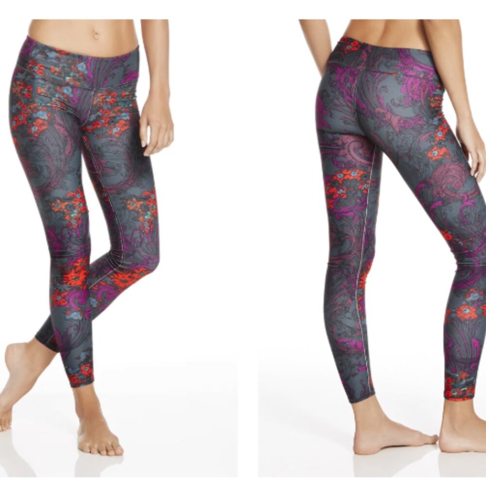 Fabletics PowerHold Mid-Rise Legging Romantic Print Size Medium